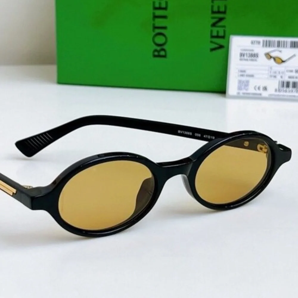 Bottega Veneta Contemporary Sunglasses - Black & Yellow
